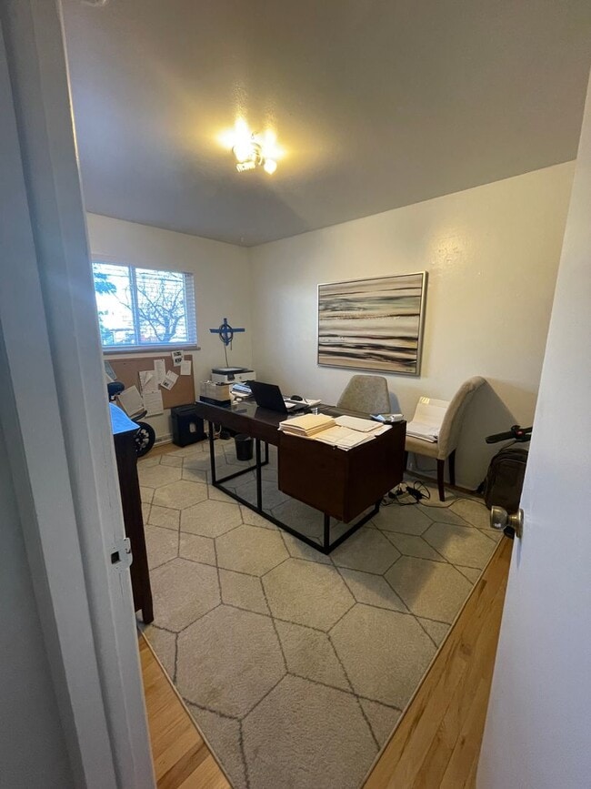 Building Photo - Newly Updated 6 Bedroom South Boulder Home