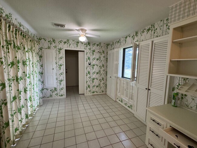 Building Photo - Beautiful Central Waco Home