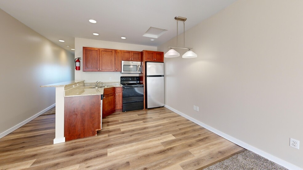 Building Photo - Strata Estates of Williston