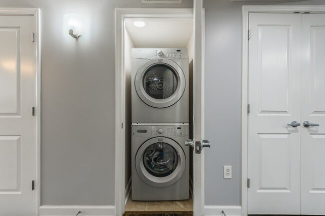 Building Photo - 600 Admiral Blvd