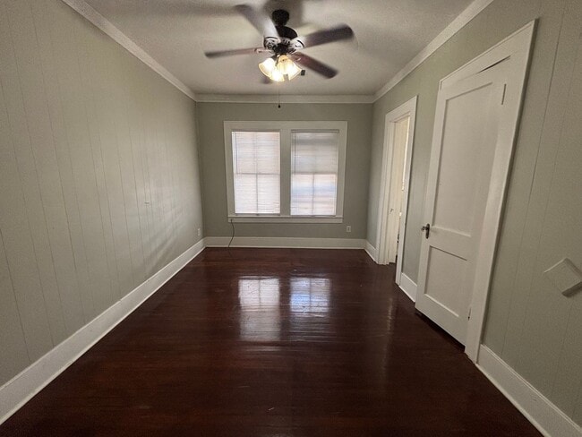 Building Photo - Cozy 2 bedroom 1 bath duplex