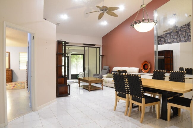 Building Photo - 7557 Lexington Club Blvd