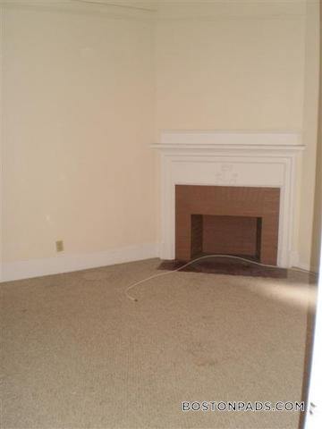 Building Photo - 62 Boylston St