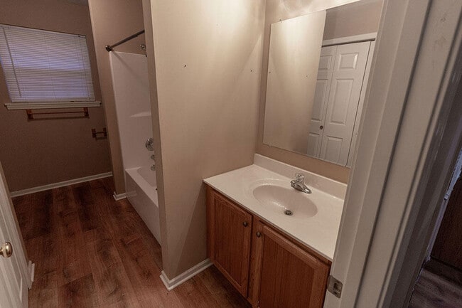 Building Photo - 1530 Florence Dr