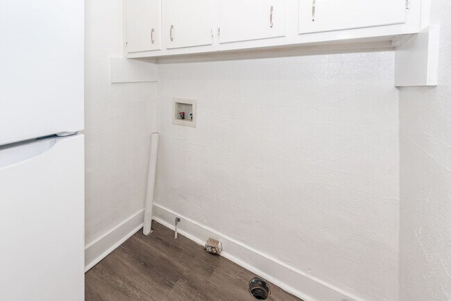 Building Photo - 3 Bedroom, 1 Bathroom Home in Dorchester Terrace - North Charleston