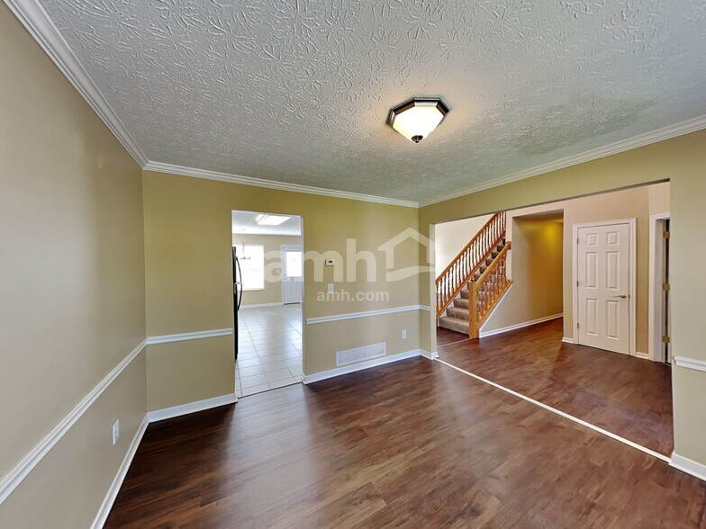Building Photo - 6500 Morningside Dr
