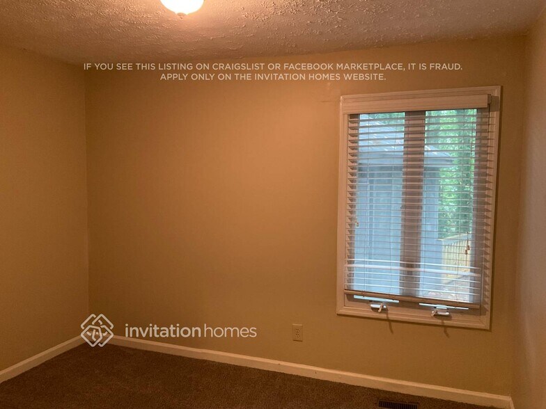 Building Photo - 1533 Hillhaven Dr