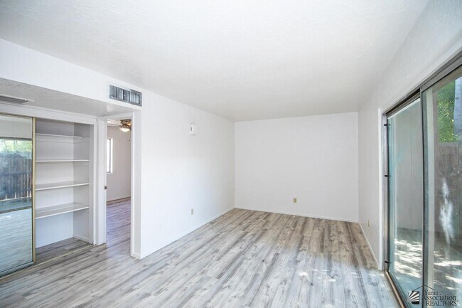 Building Photo - 123 S Magnolia Ave