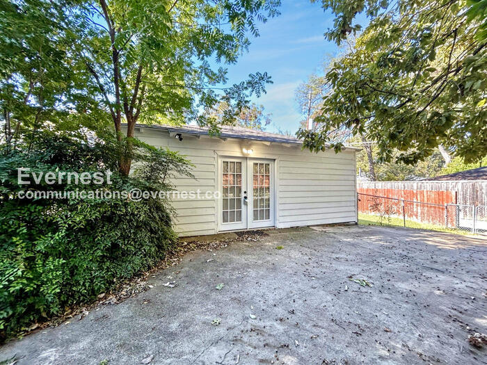 Primary Photo - 8633 Westglen Dr