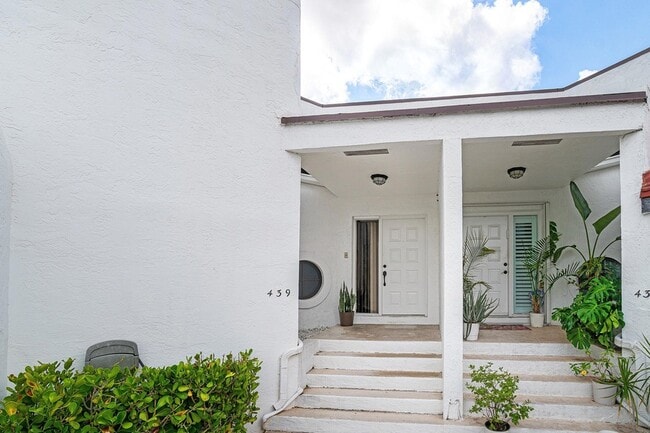 Building Photo - 439 NW 36th Ave