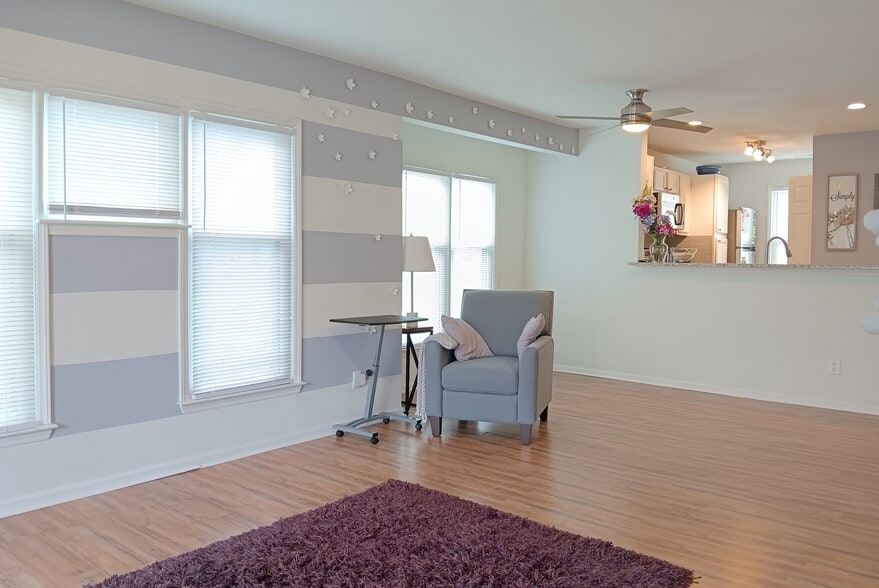 Living area - 9033 J M Keynes Dr