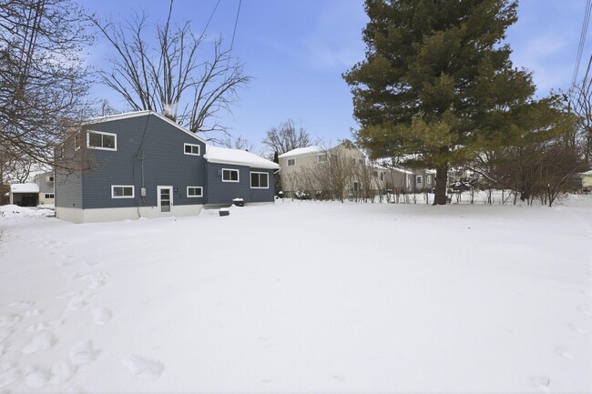 Building Photo - 3042 Rightmire Blvd