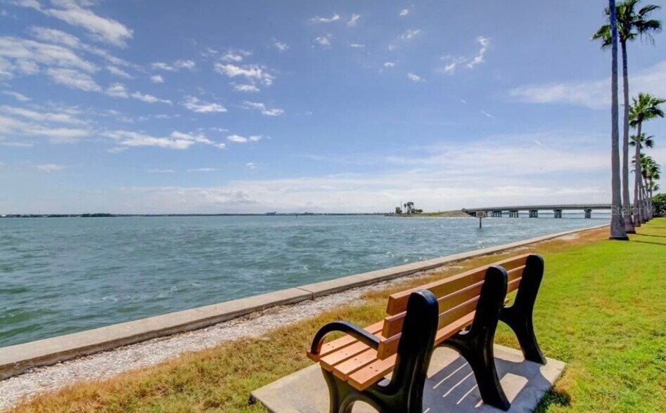 Building Photo - 9 Forbes Pl