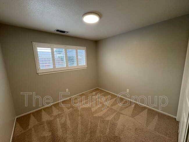 Building Photo - 1937 Chinowth St