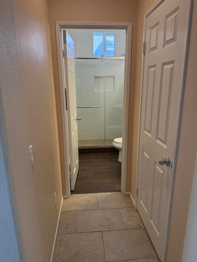 Building Photo - 43426 Lago Brezza Dr