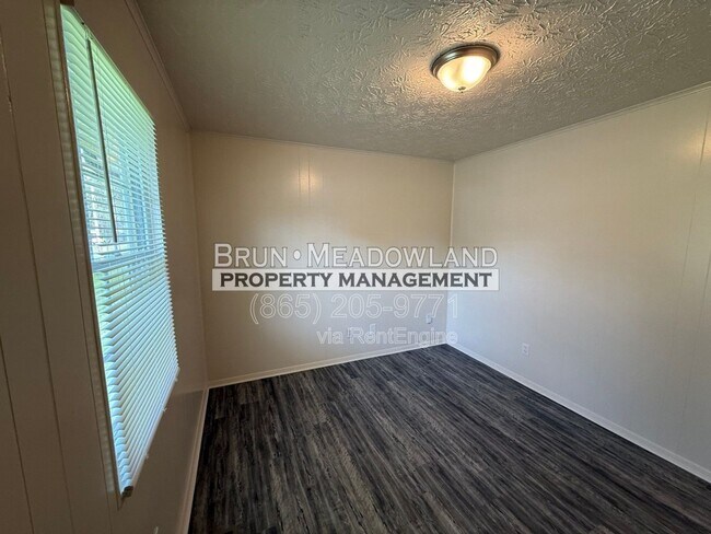 Building Photo - 1930 Lovell Rd