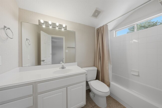 Building Photo - 21610 Grand Hollow Ln