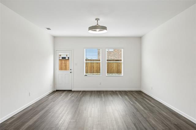 Building Photo - 14221 Donahue St