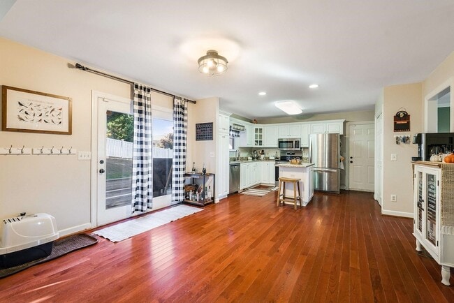 Building Photo - 1141 Decca Dr