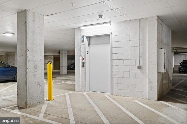 Building Photo - 1675 Bandit Loop