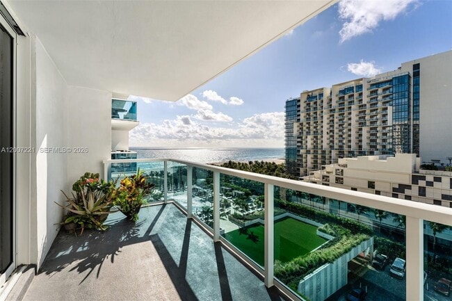 Building Photo - 2301 Collins Ave