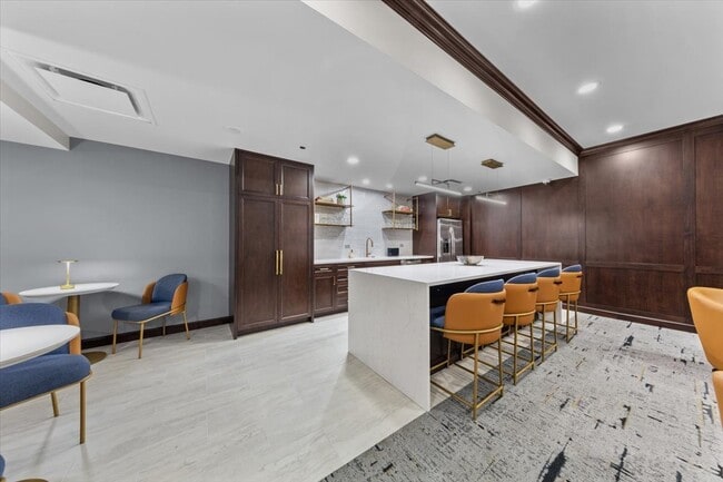 Building Photo - 310 S Michigan Ave