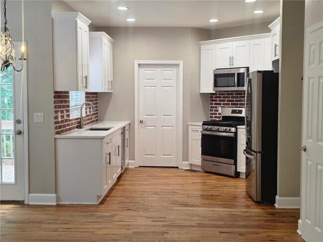 Building Photo - 2257 Roseberry Ln