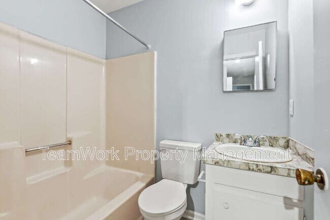 Building Photo - 121 Canvasback Dr