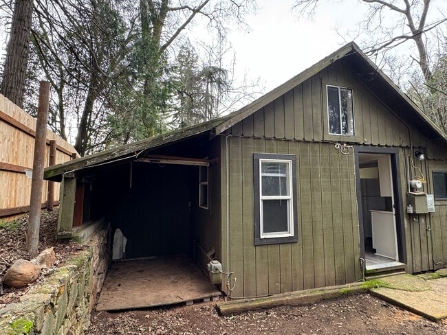 Building Photo - Cozy Cottage