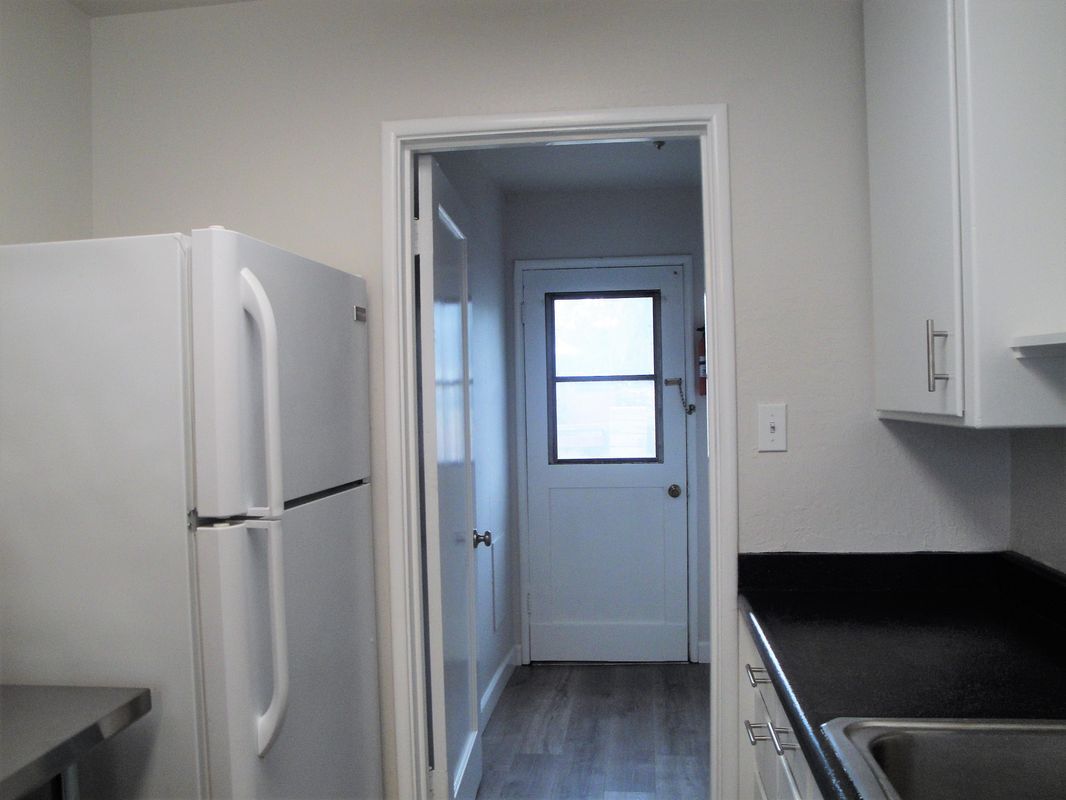 Building Photo - 187 Old Bernal Ave