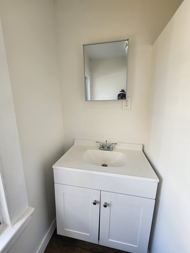 Building Photo - 135 Willow St