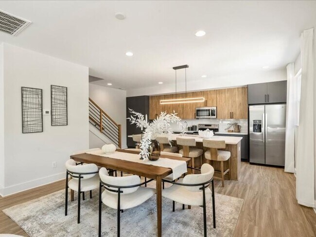 Building Photo - Modern Luxury Townhomes in Charlotte, NC.