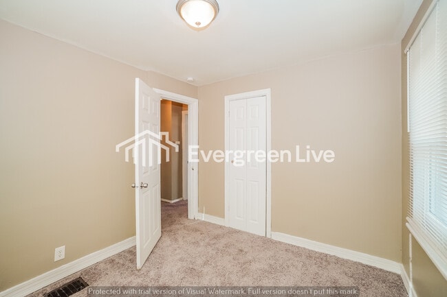 Building Photo - 2468 McGuffey Rd