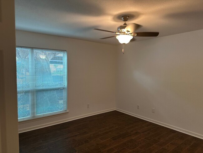 Building Photo - 5005 Georgi Ln