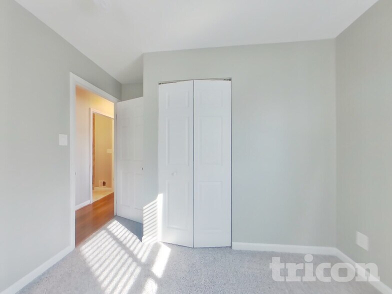 Building Photo - 2305 Berkley St