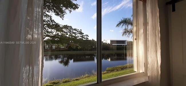 Building Photo - 207 Mallory Ct