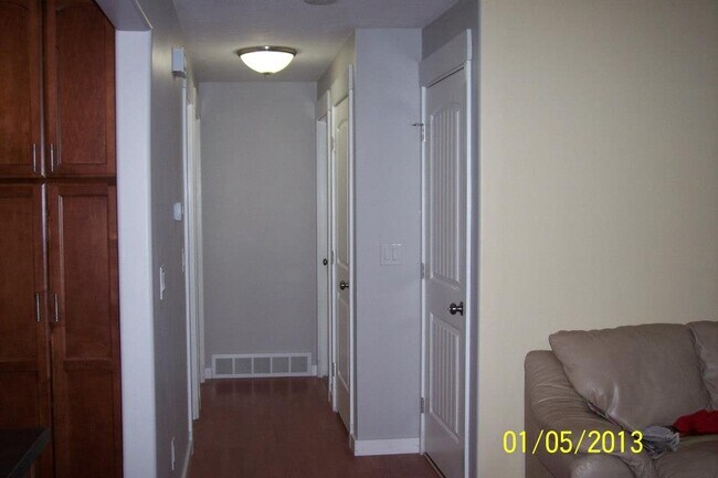 Building Photo - 1018 E 9400 S