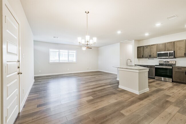 Building Photo - 25124 Pacific Wren Dr