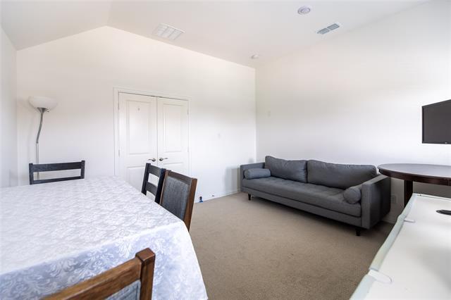 Building Photo - 2340 Willow Garden Dr