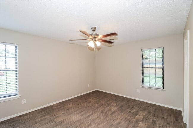 Building Photo - 6230 Sylva Rena Dr
