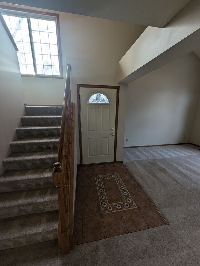 Building Photo - 2583 Bedford Ct