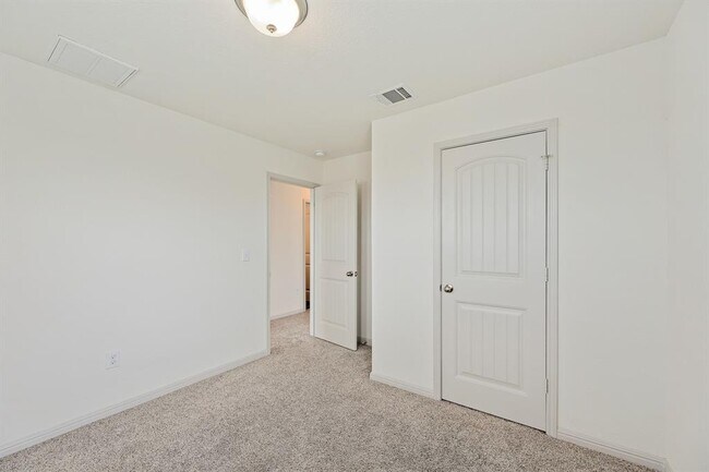 Building Photo - 108 Schuster Ct