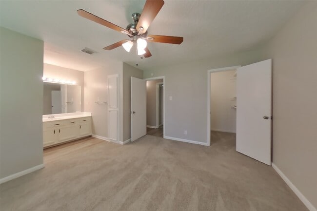 Building Photo - 13307 Venice Cir