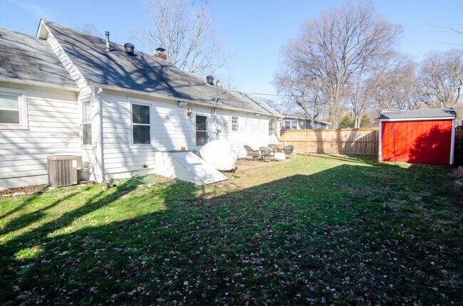 Building Photo - Beautiful home in Hillsboro Village