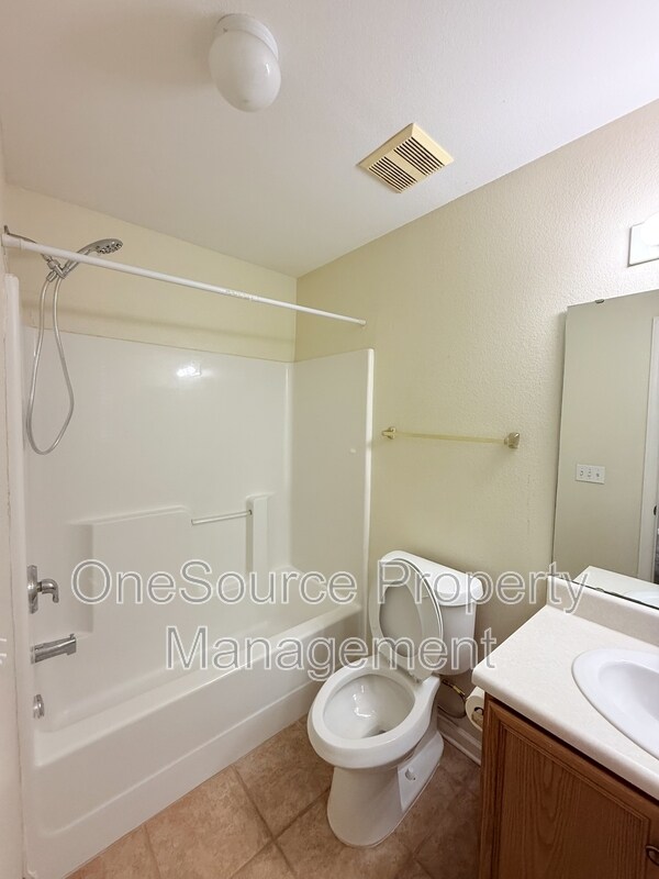 Building Photo - 2738 W Tharpe St