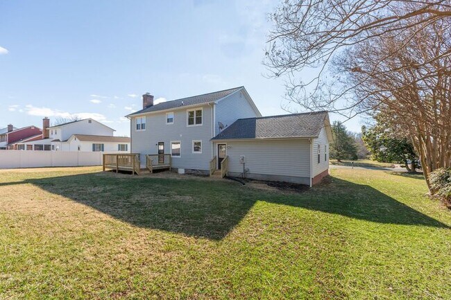 Building Photo - 35 Fox Run Ln