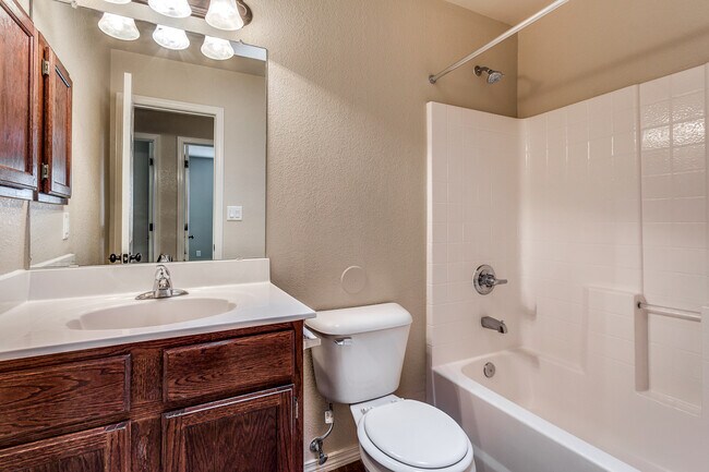 Building Photo - Beautiful 1 Story Property located in the Heart of Horizon City TX