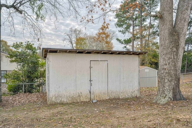 Building Photo - 115 Sunnywood Dr