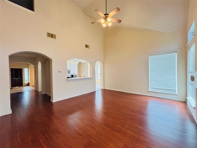 Building Photo - 1803 Stoneleigh Ct