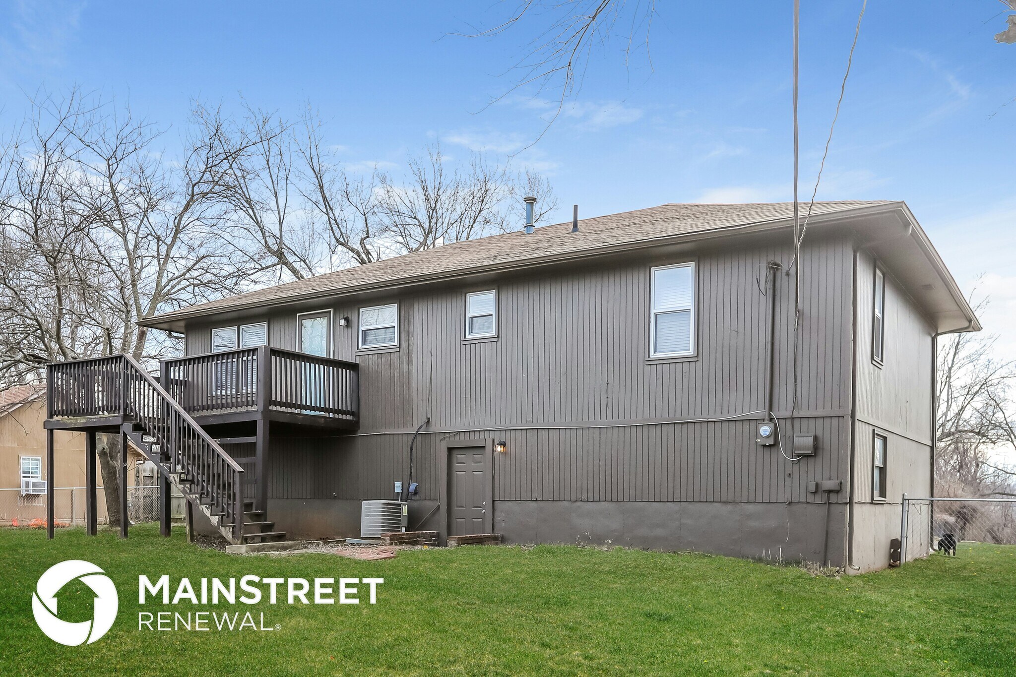 Building Photo - 406 E 164th Terrace